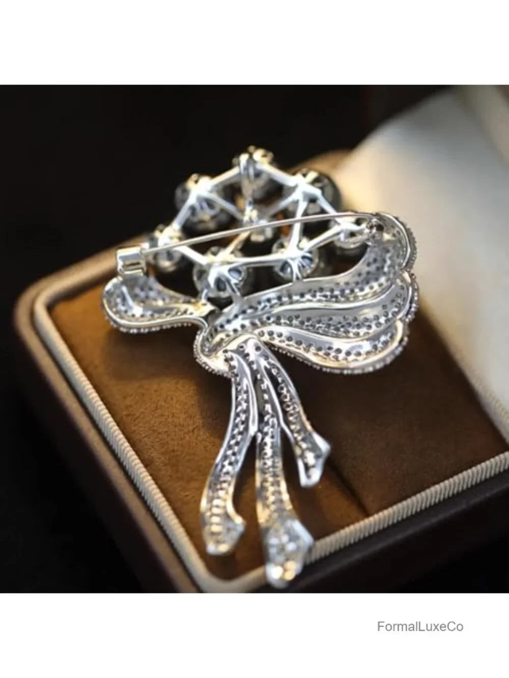 N/A elegant vintage